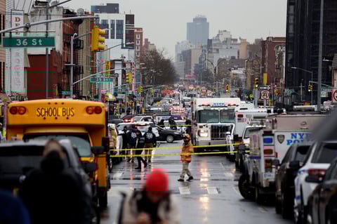 Pánico en Nueva York por tiroteo en estación del Metro en Brooklyn