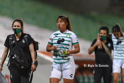 Lizbeth Pérez #20, Defensa, Santos
