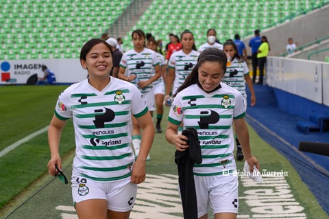 Karen Maprigat #13, Media, Santos
Aidé Pérez #18, Media, Santos