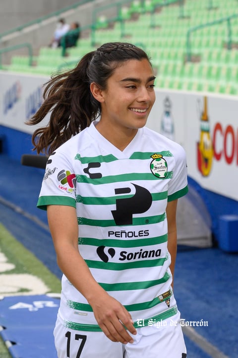 Marianne Martínez #17, Media, Santos