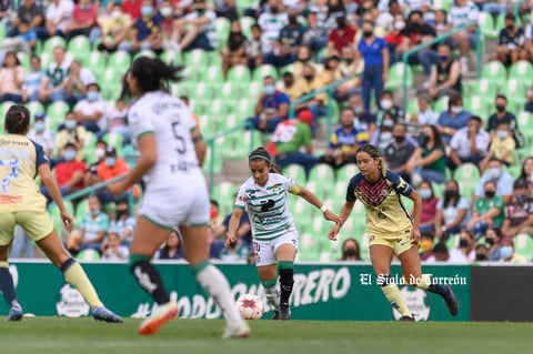 Cinthya Peraza #10, Media, Santos