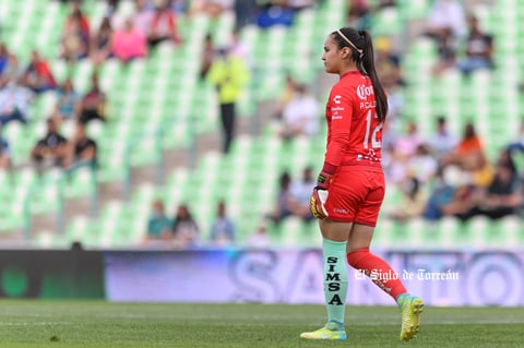 Paola Calderón #12, Portera, Santos