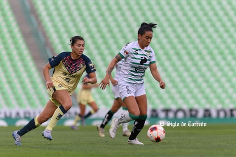 Lucero Lara #5, Defensa, Santos