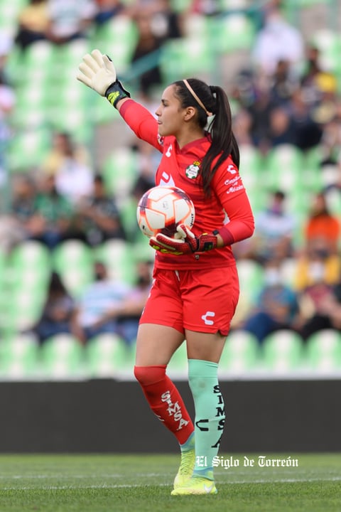 Paola Calderón #12, Portera, Santos
