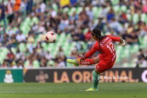 Paola Calderón #12, Portera, Santos