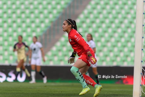 Paola Calderón #12, Portera, Santos