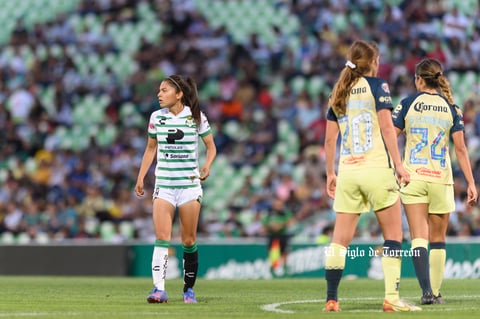 Joseline Hernández #8, Media, Santos