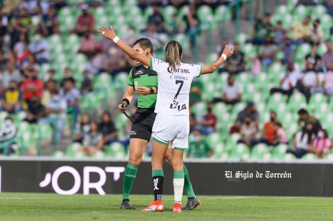 Estela Gómez #7, Media, Santos
