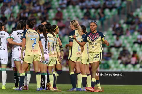 Karen Luna #26, Defensa, America