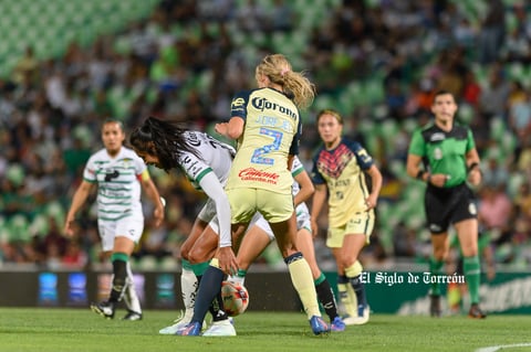 Mariela Jiménez #30, Delantera, Santos