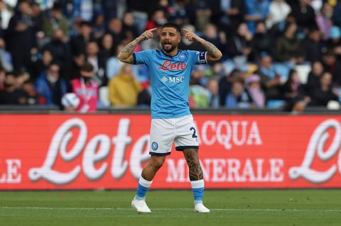 Foto Alessandro Garofalo/LaPresse 
18 aprile  2022 Napoli, Italia 
sport calcio 
Napoli vs Roma  - Campionato di calcio Serie A TIM 2021/2022 - stadio Diego Armando Maradona 
Nella foto: Lorenzo Insigne (SSC Napoli);  esulta dopo il gol 1-0 