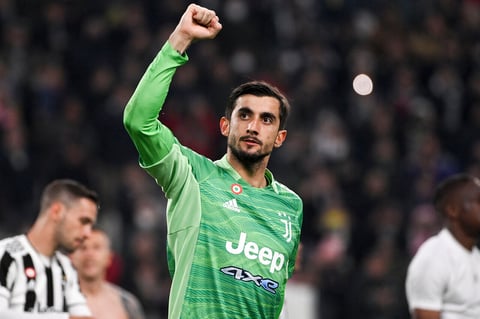 Foto Marco Alpozzi/LaPresse 
20 Aprile 2022 Torino, Italia 
sport calcio 
Juventus Vs Fiorentina - Semifinale  -Coppa Italia Frecciarossa 2021/2022 - Allianz Stadium
Nella foto:    Mattia Perin (Juventus F.C.); 
Photo Marco Alpozzi/LaPresse 
April 20, 2022 Turin, Italy 
sport soccer 
Juventus Vs Fiorentina  - semi-final- Coppa Italia Frecciarossa 2021/2022 - Allianz Stadium
In the pic:  Mattia Perin (Juventus F.C.);