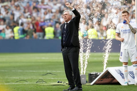 Real Madrid levanta la copa de LaLiga