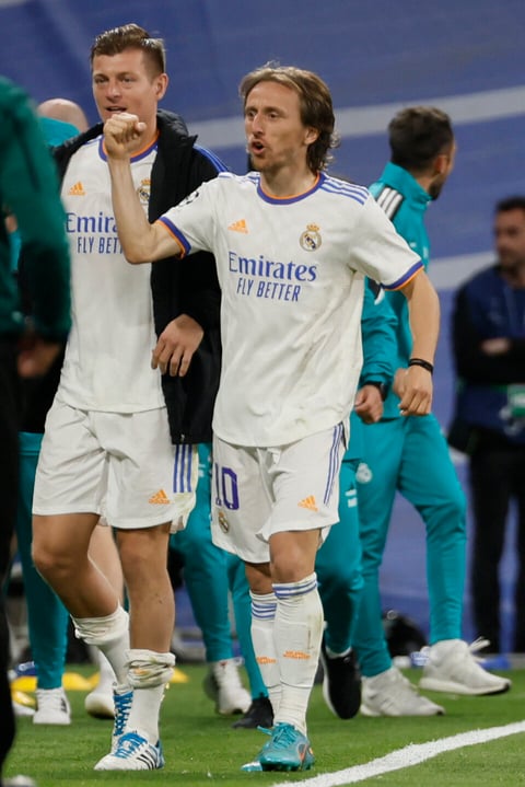 MADRID, 04/05/2022.- El centrocampista croata del Real Madrid, Luka Modric, durante el partido de semifinales de la Liga de Campeones que Real Madrid y Mancester City disputan este miércoles en el estadio Santiago Bernabéu, en Madrid. EFE/Ballesteros