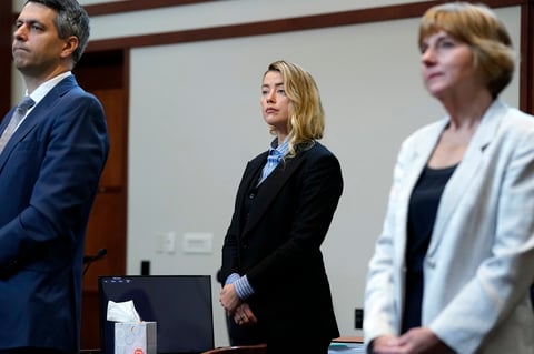 Amber Heard testifica en juicio por demanda de difamación presentada por Johnny Depp