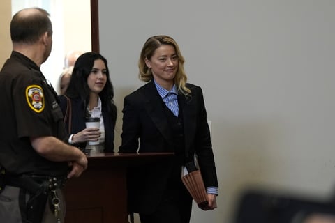 Amber Heard testifica en juicio por demanda de difamación presentada por Johnny Depp