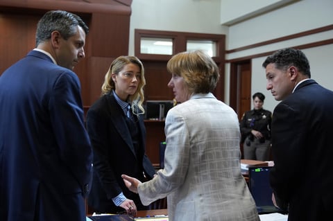 Amber Heard testifica en juicio por demanda de difamación presentada por Johnny Depp