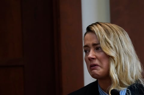 Amber Heard testifica en juicio por demanda de difamación presentada por Johnny Depp