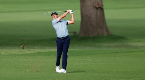 Tulsa (United States), 19/05/2022.- Kramer Hickok of the US hits from the fairway on the third hole during the first round of the 2022 PGA Championship golf tournament at the Southern Hills Country Club in Tulsa, Oklahoma, USA, 19 May 2022. The PGA Championship runs from 19 May through 22 May. (Estados Unidos) EFE/EPA/TANNEN MAURY