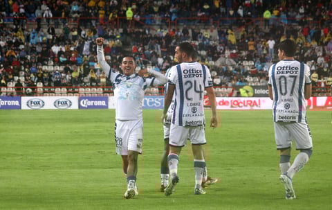 AME1590. PACHUCA (MÉXICO), 22/05/2022.-22/05/2022.- Erick Sánchez de Pachuca celebra después de anotar un gol durante el partido de vuelta de la semifinal del torneo Clausura 2022 de la Liga MX entre Tuzos del Pachuca y Águilas del América, celebrado hoy en la ciudad de Pachuca (México). EFE/ David Martinez Pelcastre