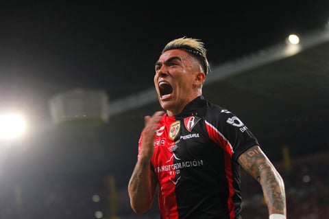 AME2627. GUADALAJARA (MÉXICO), 26/05/2022.- Luis Reyes de Atlas celebra un gol ante Pachuca, durante el primer partido de la final de la Liga MX del fútbol profesional mexicano, hoy, disputado en el estadio Jalisco, en Guadalajara (México). EFE/ Francisco Guasco
