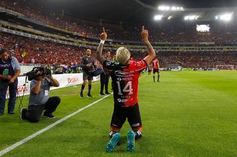 AME2627. GUADALAJARA (MÉXICO), 26/05/2022.- Luis Reyes de Atlas celebra un gol ante Pachuca, durante el primer partido de la final de la Liga MX del fútbol profesional mexicano, hoy, disputado en el estadio Jalisco, en Guadalajara (México). EFE/ Francisco Guasco