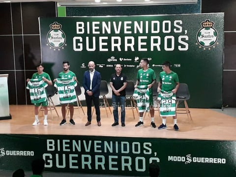 Debido a que dio positivo a la prueba del COVID-19, Rivaldo Lozano se enlazó desde su hogar a la distancia