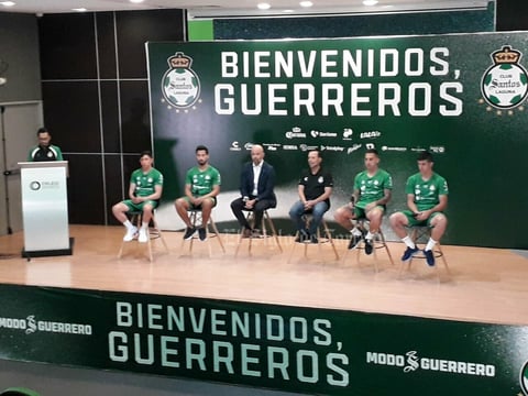 Debido a que dio positivo a la prueba del COVID-19, Rivaldo Lozano se enlazó desde su hogar a la distancia