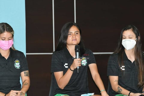 Presentación de refuerzos del Santos Laguna Femenil