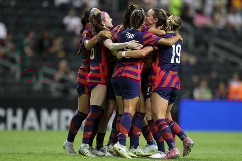 U.S. Soccer WNT vence a Canadá en final de CONCACAF