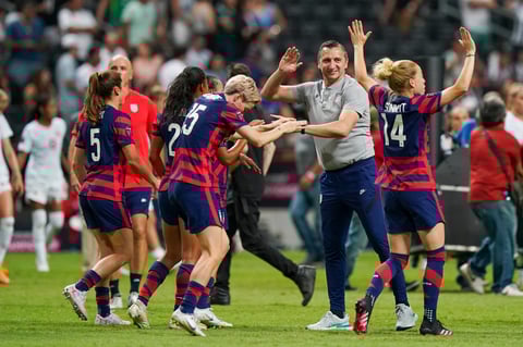 U.S. Soccer WNT vence a Canadá en final de CONCACAF