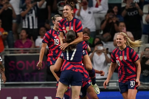 U.S. Soccer WNT vence a Canadá en final de CONCACAF