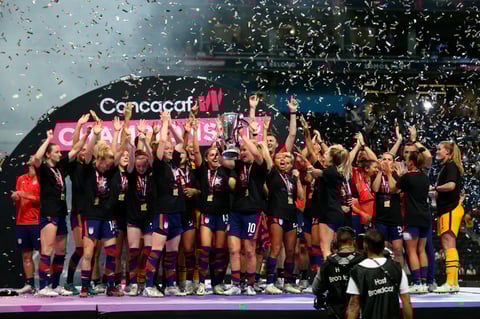U.S. Soccer WNT vence a Canadá en final de CONCACAF