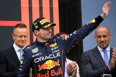 Max Verstappen gana Gran Premio de Hungría, 'Checo' queda en quinto lugar