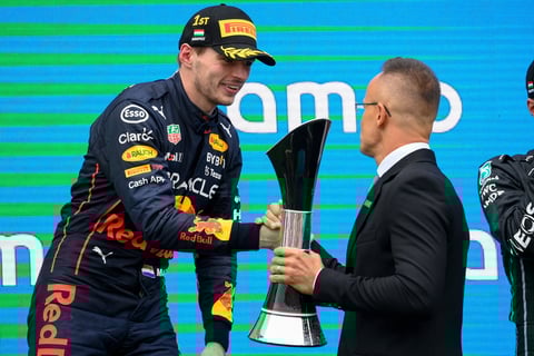 Max Verstappen gana Gran Premio de Hungría, 'Checo' queda en quinto lugar