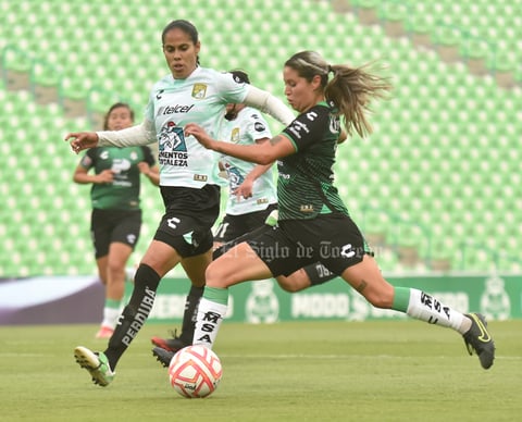 Tropiezan Guerreras de Santos Laguna ante León Femenil