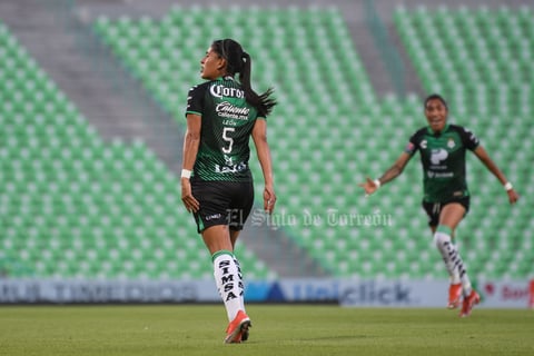 Tropiezan Guerreras de Santos Laguna ante León Femenil