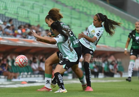 Tropiezan Guerreras de Santos Laguna ante León Femenil