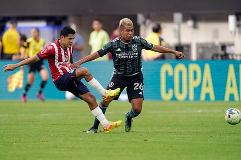 Los Ángeles Galaxy vence a Chivas en duelo amistoso