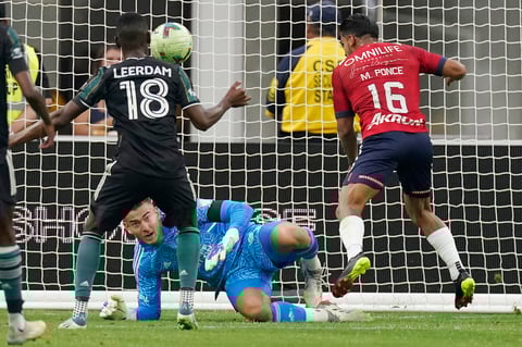 Los Ángeles Galaxy vence a Chivas en duelo amistoso