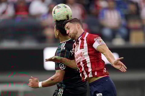 Los Ángeles Galaxy vence a Chivas en duelo amistoso