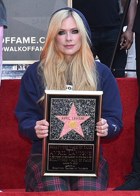 Recibe su estrella en el Paseo de la fama en la celebración de los 20 años del lanzamiento de su primer álbum