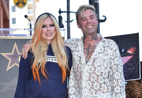 Recibe su estrella en el Paseo de la fama en la celebración de los 20 años del lanzamiento de su primer álbum