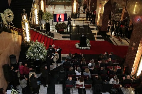 Dan el último adiós al actor Hector Bonilla en Bellas Artes