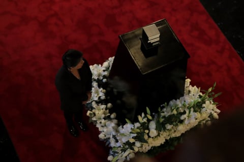 Dan el último adiós al actor Hector Bonilla en Bellas Artes
