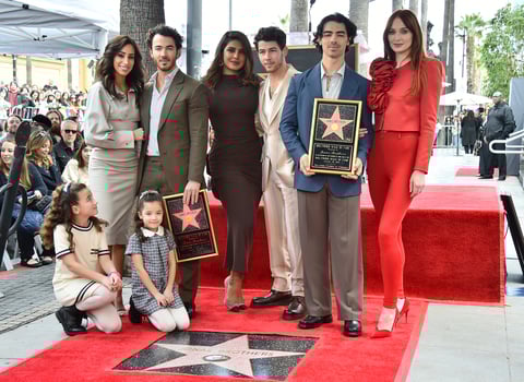 Los Jonas Brothers reciben su estrella de Hollywood