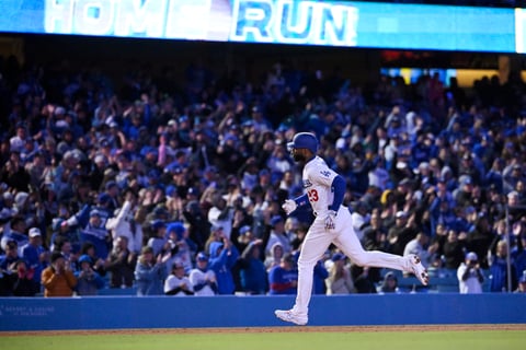 Julio Urías blanquea a Colorado en seis entradas