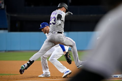 Julio Urías blanquea a Colorado en seis entradas