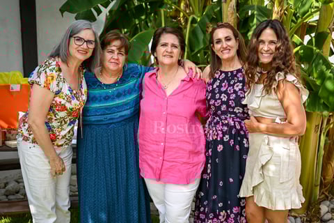 Luz, María Elena, Emma, Amparín y Maricarmen.