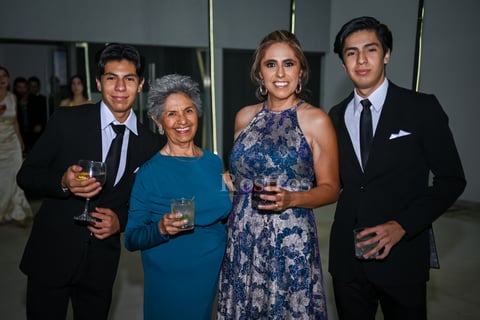 Festejan graduación